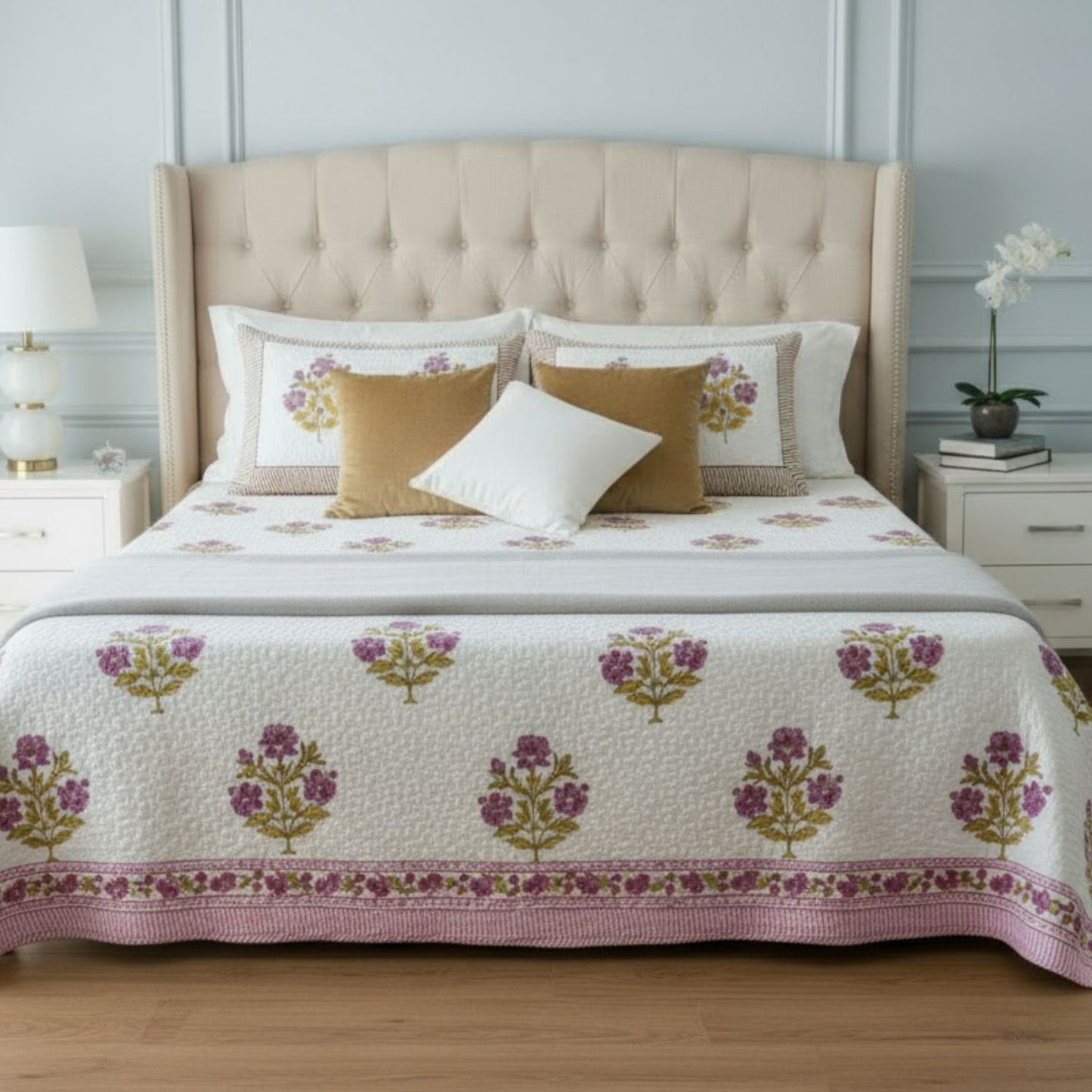Cotton Filled Machine Stitched Quilt with Pillow Covers (90 x 108 inches)